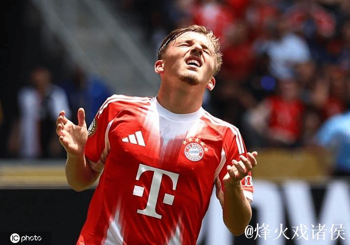 未满18岁完成德甲首秀,卡尔成拜仁队史首人 未满18岁完成德甲首秀,卡尔成拜仁队史首人